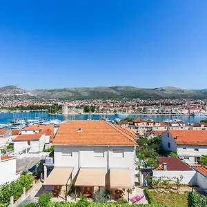 Carija 3* Trogir